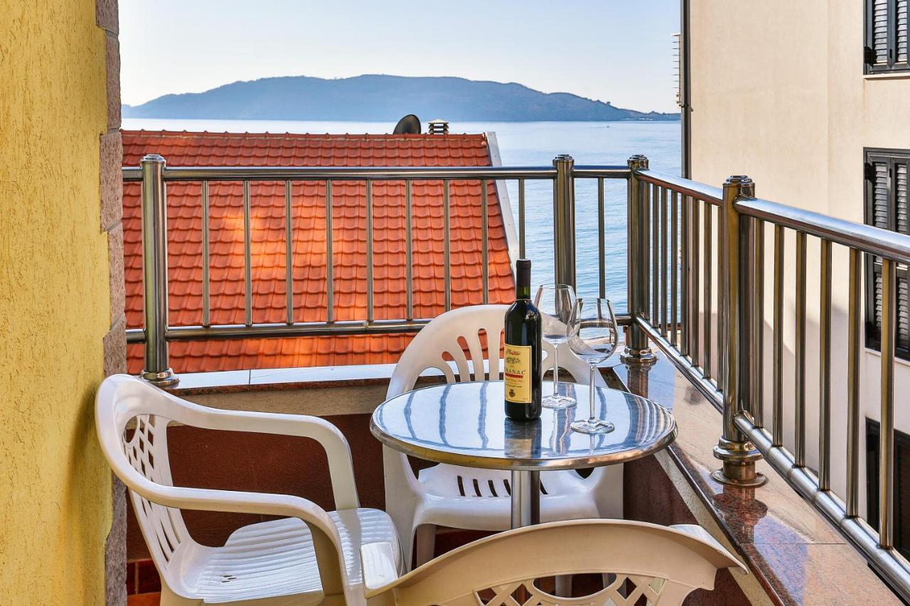 Apartmani Luka - Vila Brzulovic Rafailovići Eksteriør billede